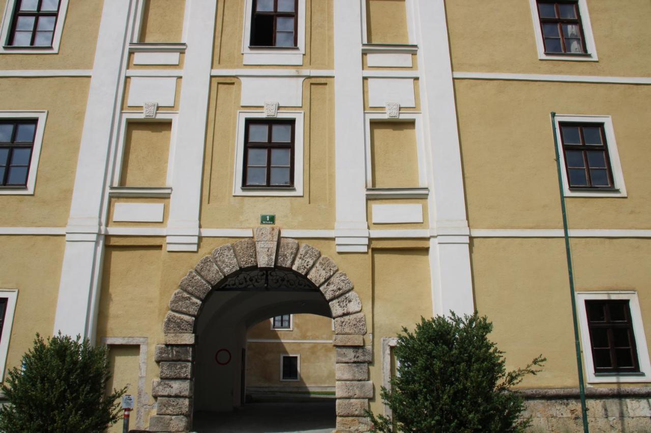 Hotel Im Stift Neuberg Neuberg an der Muerz Bagian luar foto
